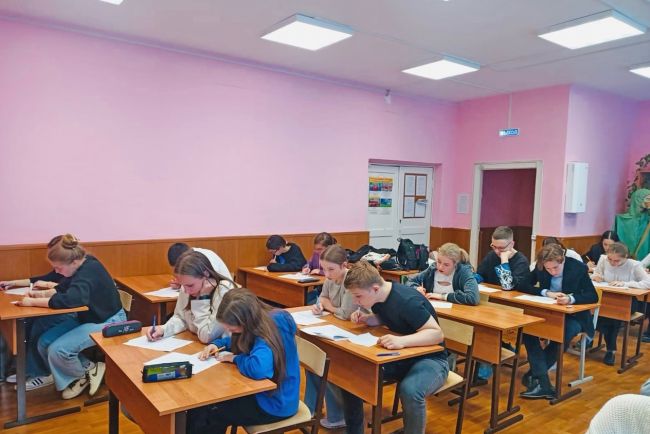 В Ухтинском медицинском колледже школьники завершили обучение на младшую медицинскую сестру
